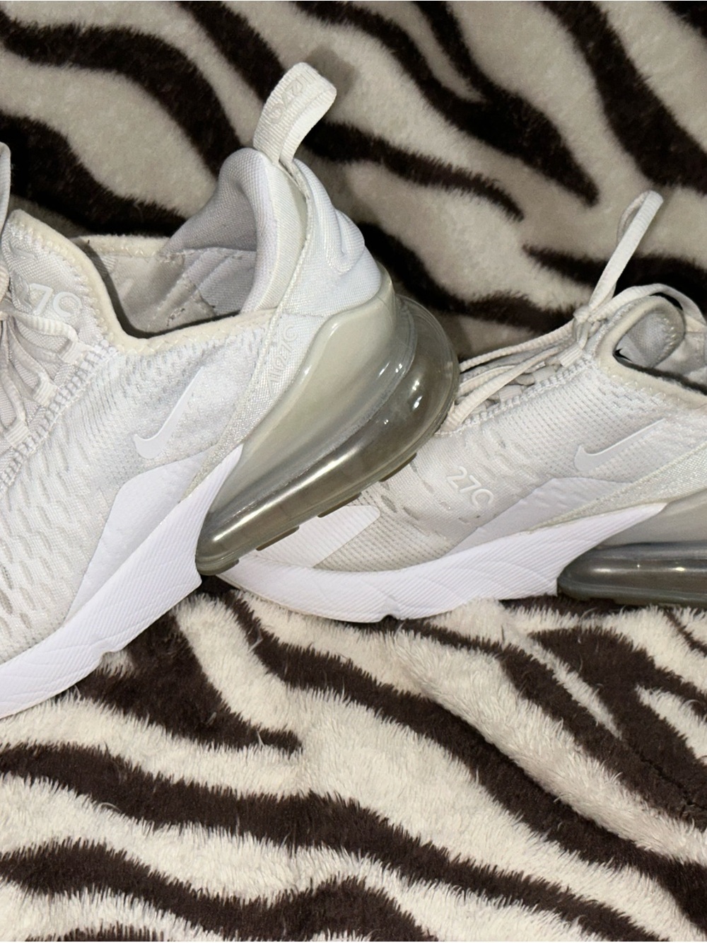 Nike Kids White Air Max 270 Youth Sneakers - Picture 4 of 10